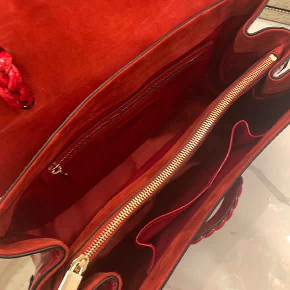 Valentino Garavani Patent Leather handbag 👜 - Picture 3 of 8